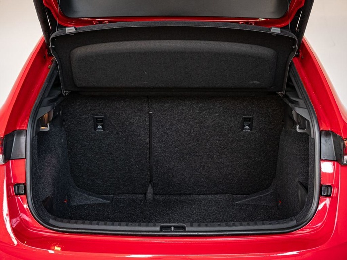 Renting Skoda Scala 1.0 TSI Design DSG 85 kW (115 CV) Ocasión 1