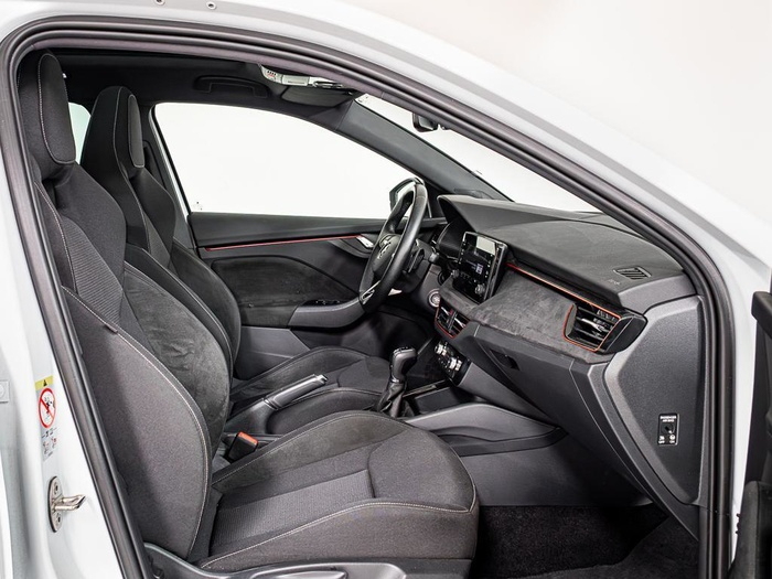 Renting Skoda Scala 1.0 TSI Design DSG 85 kW (115 CV) Ocasión