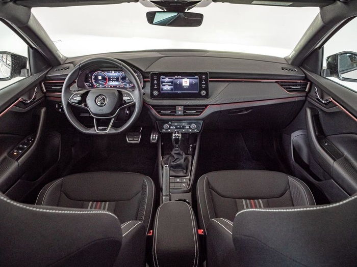 Renting Skoda Scala 1.0 TSI Montecarlo DSG 85 kW (115 CV) Ocasión