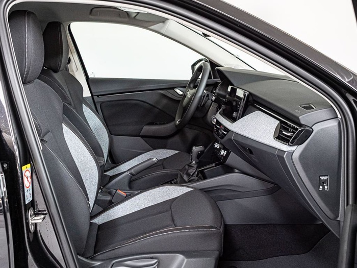 Renting Skoda Scala 1.0 TSI Selection DSG 85 kW (115 CV) Ocasión