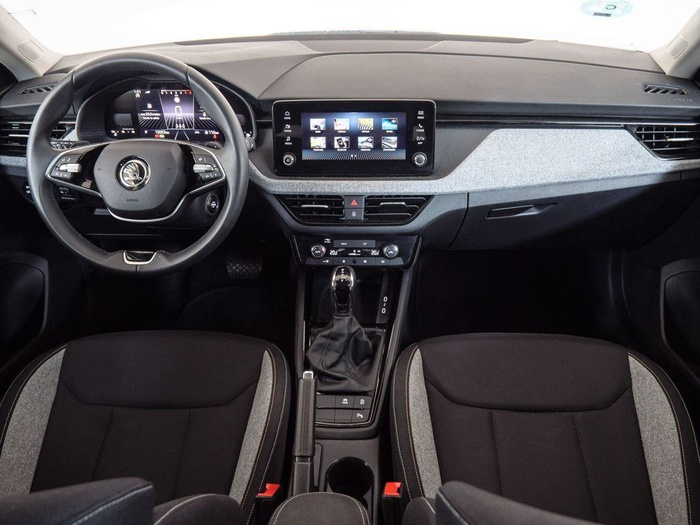 Renting Skoda Scala 1.0 TSI Selection DSG 85 kW (115 CV) Ocasión 1