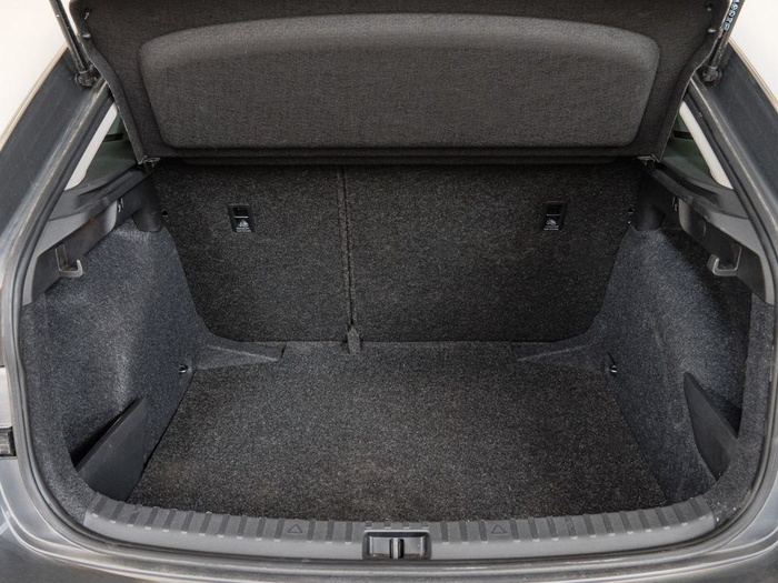 Renting Skoda Scala 1.0 TSI Selection DSG 85 kW (115 CV) Ocasión 1