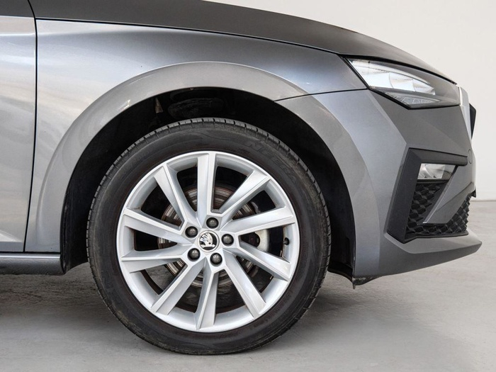 Renting Skoda Scala 1.0 TSI Selection DSG 85 kW (115 CV) Ocasión 1