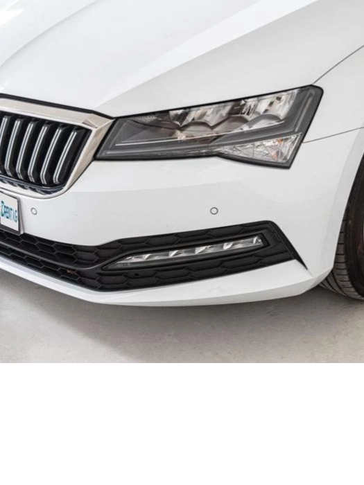 Renting Skoda Superb Combi 2.0 TDI Ambition DSG 110 kW (150 CV) Ocasión