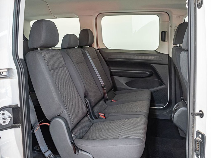 Renting Volkswagen Caddy Maxi Origin 1.5 TSI 85 kW (116 CV) DSG Ocasión