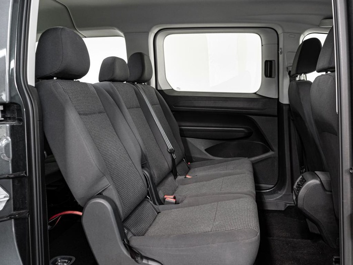 Renting Volkswagen Caddy Maxi Origin 1.5 TSI 85 kW (116 CV) DSG Ocasión 5