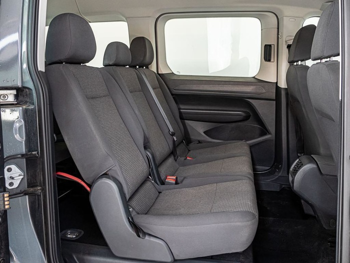 Renting Volkswagen Caddy Maxi Origin 1.5 TSI 85 kW (116 CV) DSG Ocasión 7