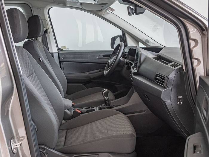 Renting Volkswagen Caddy Maxi Origin 2.0 TDI 75 kW (102 CV) Ocasión 1 2