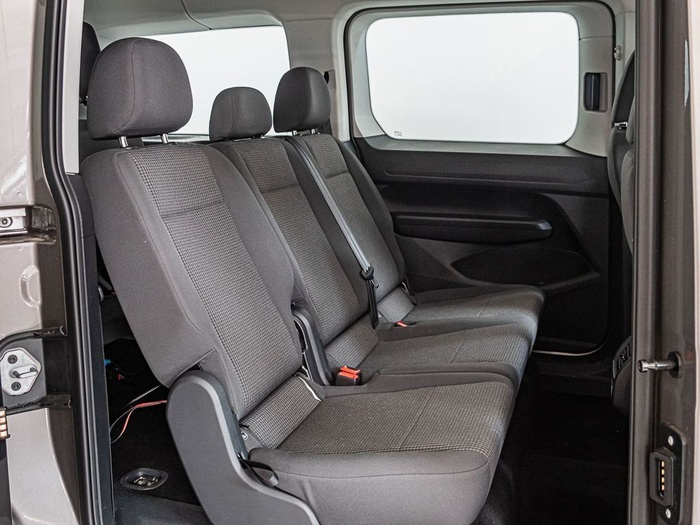 Renting Volkswagen Caddy Maxi Origin 2.0 TDI 75 kW (102 CV) Ocasión 1 2