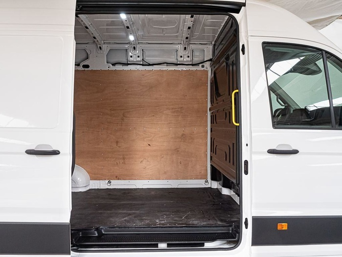 Renting Volkswagen Crafter 35 Batalla Media L3H2 2.0 TDI 103 kW (140 CV) Ocasión