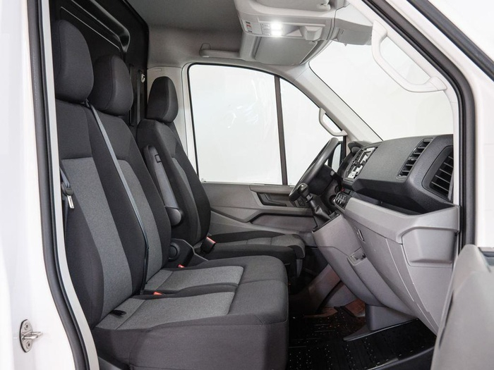 Renting Volkswagen Crafter 35 Batalla Media L3H2 2.0 TDI 103 kW (140 CV) Ocasión 1