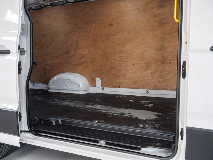 Renting Volkswagen Crafter 35 Batalla Media L3H2 2.0 TDI 103 kW (140 CV) Ocasión 1