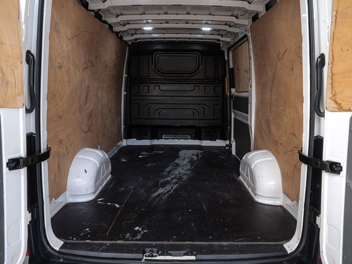 Renting Volkswagen Crafter 35 Batalla Media L3H2 2.0 TDI 103 kW (140 CV) Ocasión 1