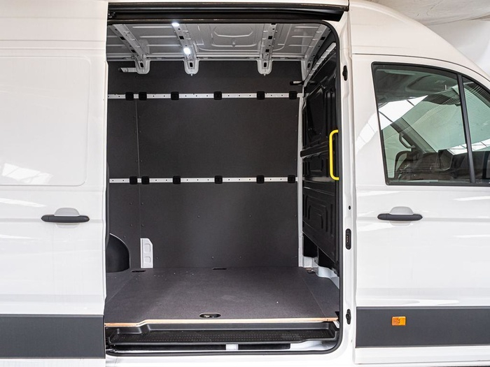 Renting Volkswagen Crafter 35 Furgón Batalla Media L3H2 2.0 TDI 103 kW (140 CV) Ocasión