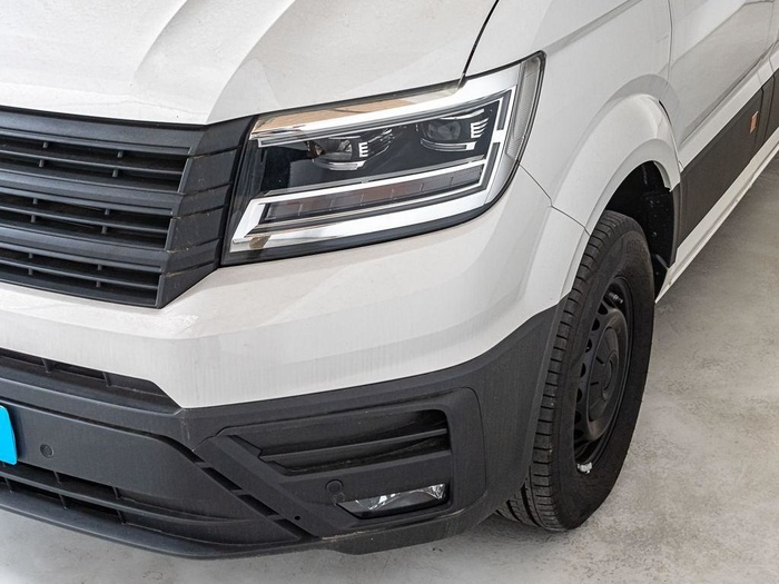 Renting Volkswagen Crafter 35 Furgón Batalla Media L3H2 2.0 TDI 103 kW (140 CV) Ocasión