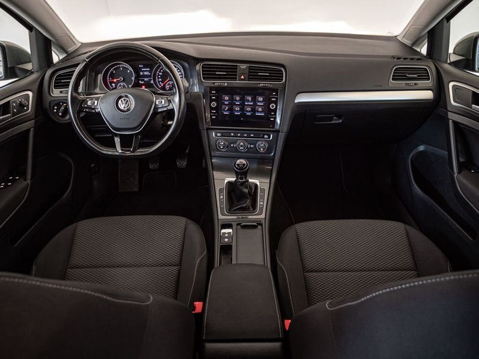 Renting Volkswagen Golf Business 1.0 TSI 85 kW (115 CV) Ocasión