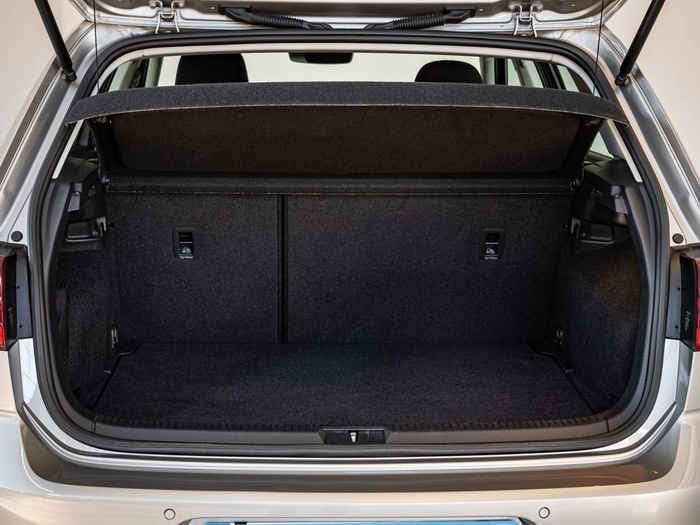 Renting Volkswagen Golf Business 1.0 TSI 85 kW (115 CV) Ocasión
