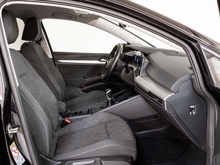 Renting Volkswagen Golf Life 1.0 TSI 81 kW (110 CV) Ocasión