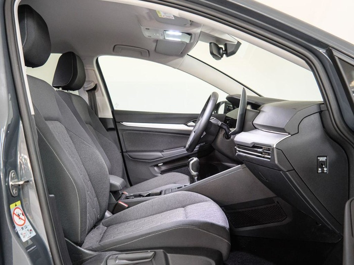 Renting Volkswagen Golf Life 1.5 TSI 85 kW (116 CV) Ocasión