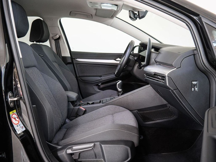 Renting Volkswagen Golf Más 1.5 TSI 85 kW (116 CV) Ocasión
