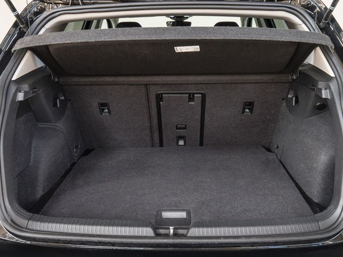 Renting Volkswagen Golf Más 1.5 TSI 85 kW (116 CV) Ocasión