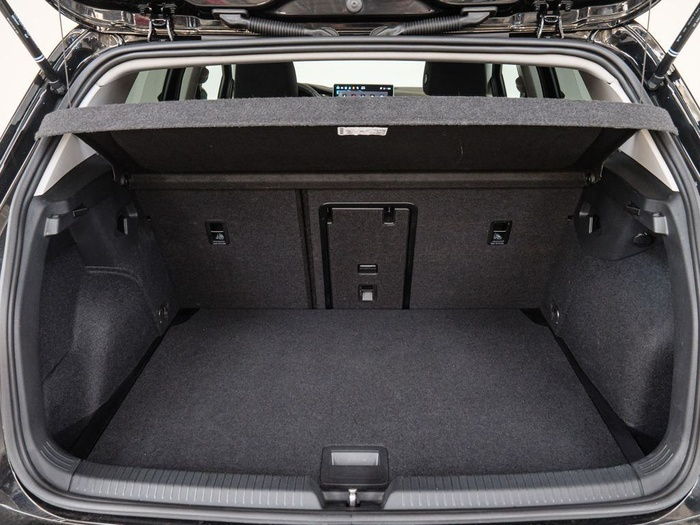 Renting Volkswagen Golf «Más« 2.0 TDI 85 kW (115 CV) Ocasión