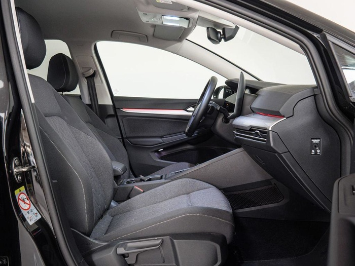 Renting Volkswagen Golf Match 1.5 PHEV 150 kW (204 CV) DSG Ocasión