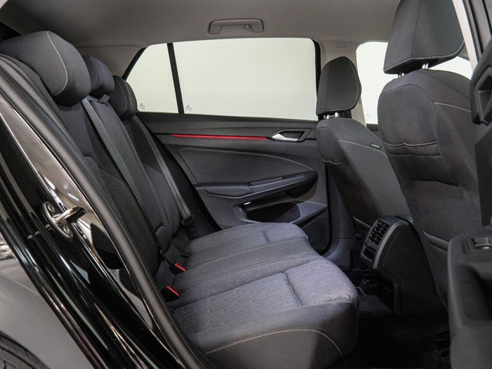 Renting Volkswagen Golf Match 1.5 PHEV 150 kW (204 CV) DSG Ocasión