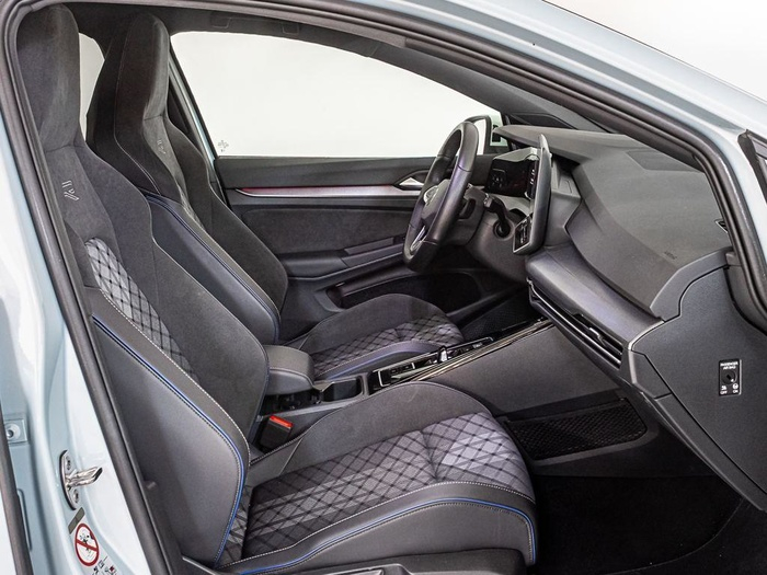 Renting Volkswagen Golf R-Line 2.0 TDI 110 kW (150 CV) DSG Ocasión 1 1