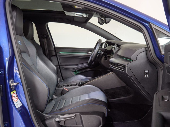 Renting Volkswagen Golf Variant R 2.0 TSI 4Motion 235 kW (320 CV) DSG Ocasión