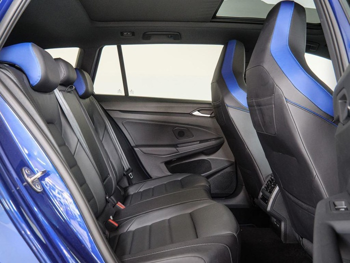 Renting Volkswagen Golf Variant R 2.0 TSI 4Motion 235 kW (320 CV) DSG Ocasión