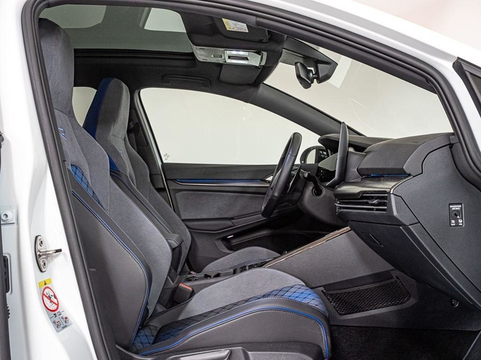 Renting Volkswagen Golf Variant R 2.0 TSI BMT 4Motion 245 kW (333 CV) DSG Ocasión
