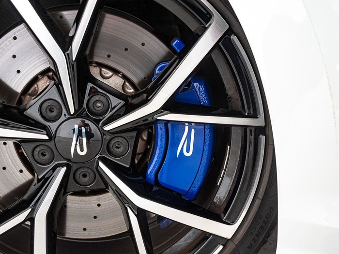 Renting Volkswagen Golf Variant R 2.0 TSI BMT 4Motion 245 kW (333 CV) DSG Ocasión