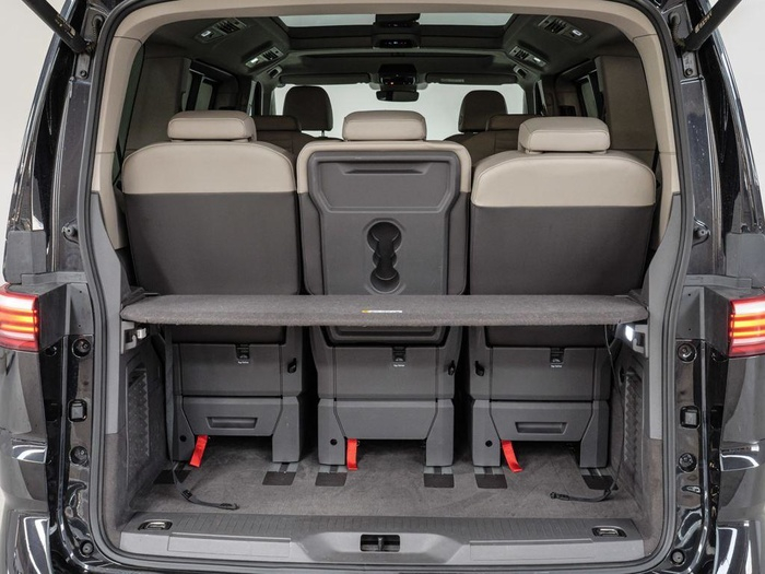 Renting Volkswagen Multivan Life Batalla Corta 2.0 TDI 110 kW (150 CV) DSG Ocasión