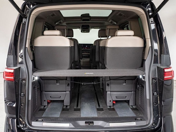 Renting Volkswagen Multivan Style 1.5 eHybrid Batalla Corta 4Motion 180 kW (245 CV) DSG Ocasión
