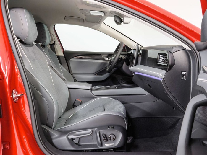 Renting Volkswagen Passat Variant Business 1.5 eTSI 110 kW (150 CV) DSG Ocasión