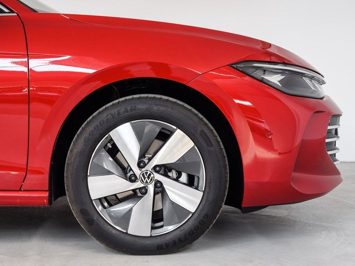 Renting Volkswagen Passat Variant Business 1.5 eTSI 110 kW (150 CV) DSG Ocasión