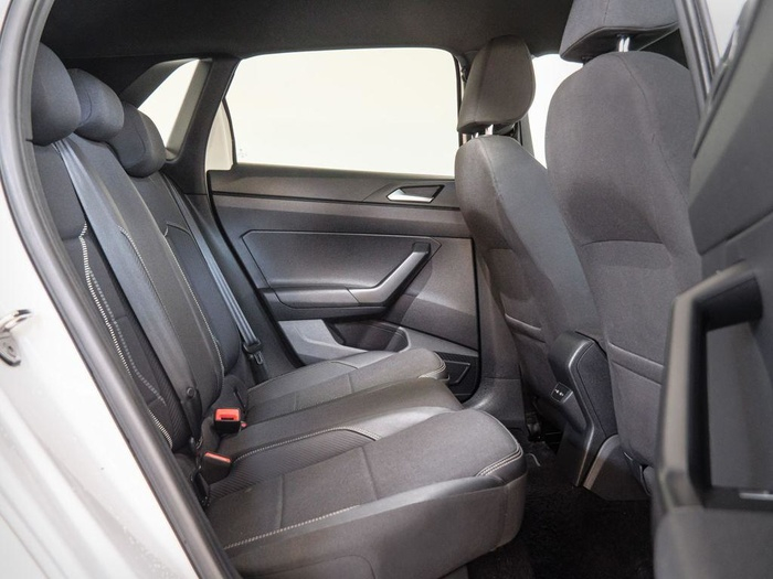 Renting Volkswagen Polo R-Line 1.0 TSI 70 kW (95 CV) Ocasión 1