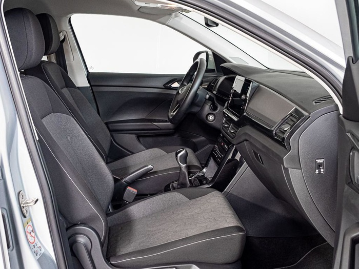 Renting Volkswagen T-Cross Life 1.0 TSI 85 kW (115 CV) Ocasión 1 1