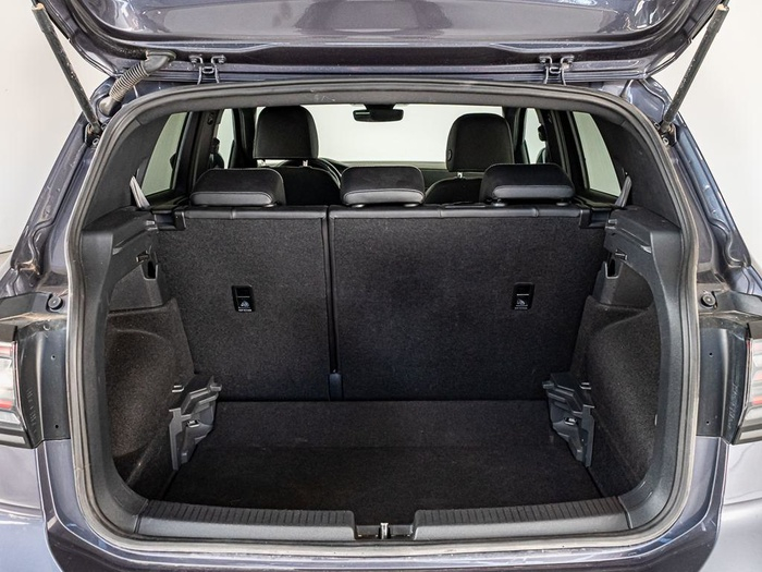 Renting Volkswagen T-Cross R-Line 1.0 TSI 85 kW (116 CV) DSG Ocasión