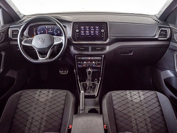 Renting Volkswagen T-Cross R-Line 1.5 TSI 110 kW (150 CV) DSG Ocasión