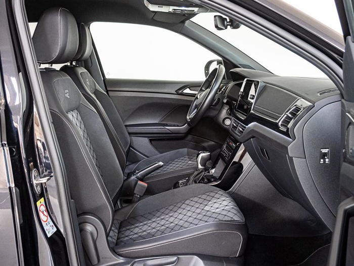 Renting Volkswagen T-Cross R-Line 1.5 TSI 110 kW (150 CV) DSG Ocasión