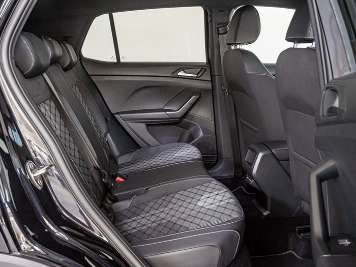Renting Volkswagen T-Cross R-Line 1.5 TSI 110 kW (150 CV) DSG Ocasión