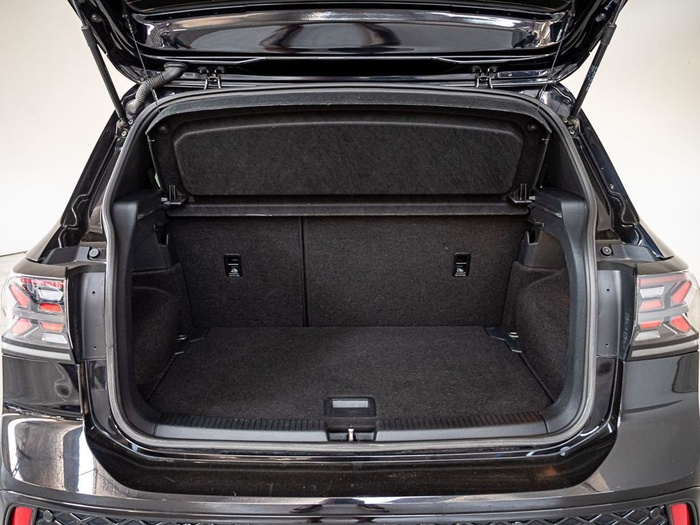 Renting Volkswagen T-Cross R-Line 1.5 TSI 110 kW (150 CV) DSG Ocasión