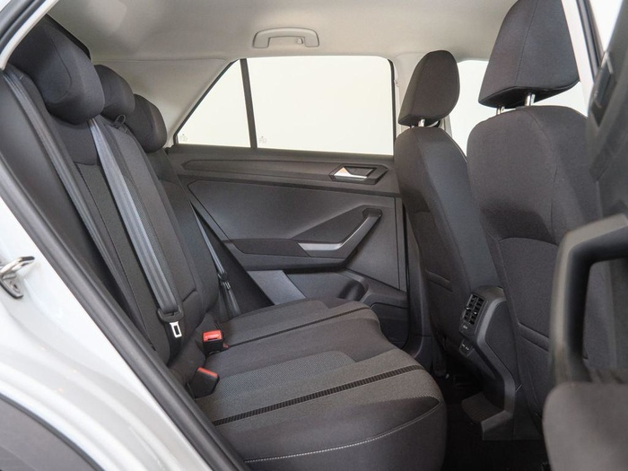 Renting Volkswagen T-Roc Dark 2.0 TDI 110 kW (150 CV) DSG Ocasión