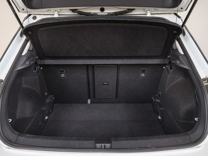 Renting Volkswagen T-Roc Dark 2.0 TDI 110 kW (150 CV) DSG Ocasión