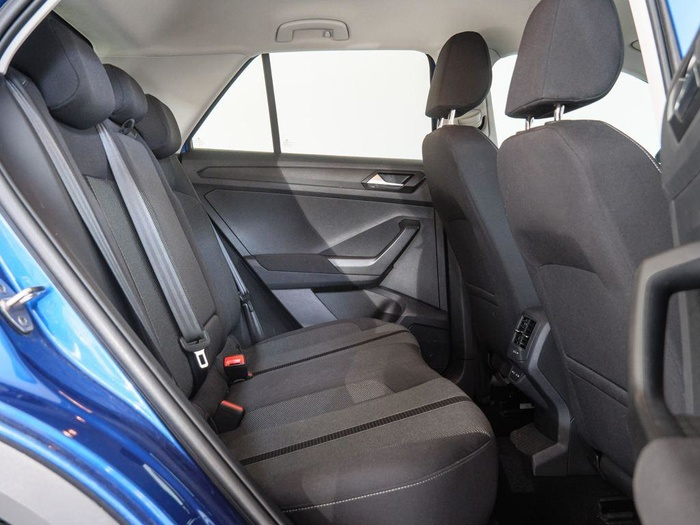Renting Volkswagen T-Roc Dark 2.0 TDI 110 kW (150 CV) DSG Ocasión 1