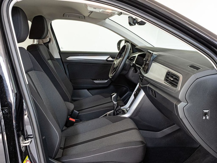 Renting Volkswagen T-Roc Dark 2.0 TDI 85 kW (115 CV) Ocasión