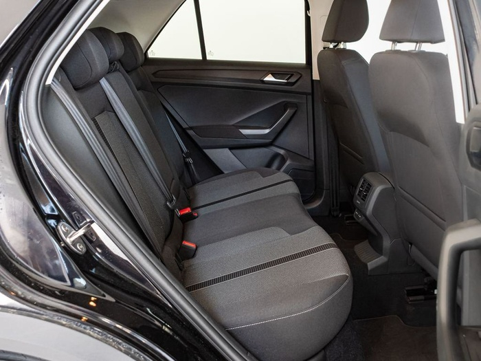 Renting Volkswagen T-Roc Dark 2.0 TDI 85 kW (115 CV) Ocasión