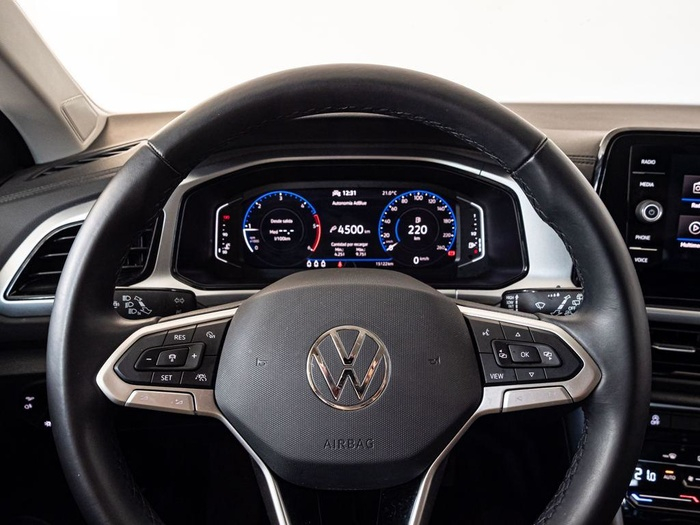 Renting Volkswagen T-Roc Dark 2.0 TDI 85 kW (115 CV) Ocasión